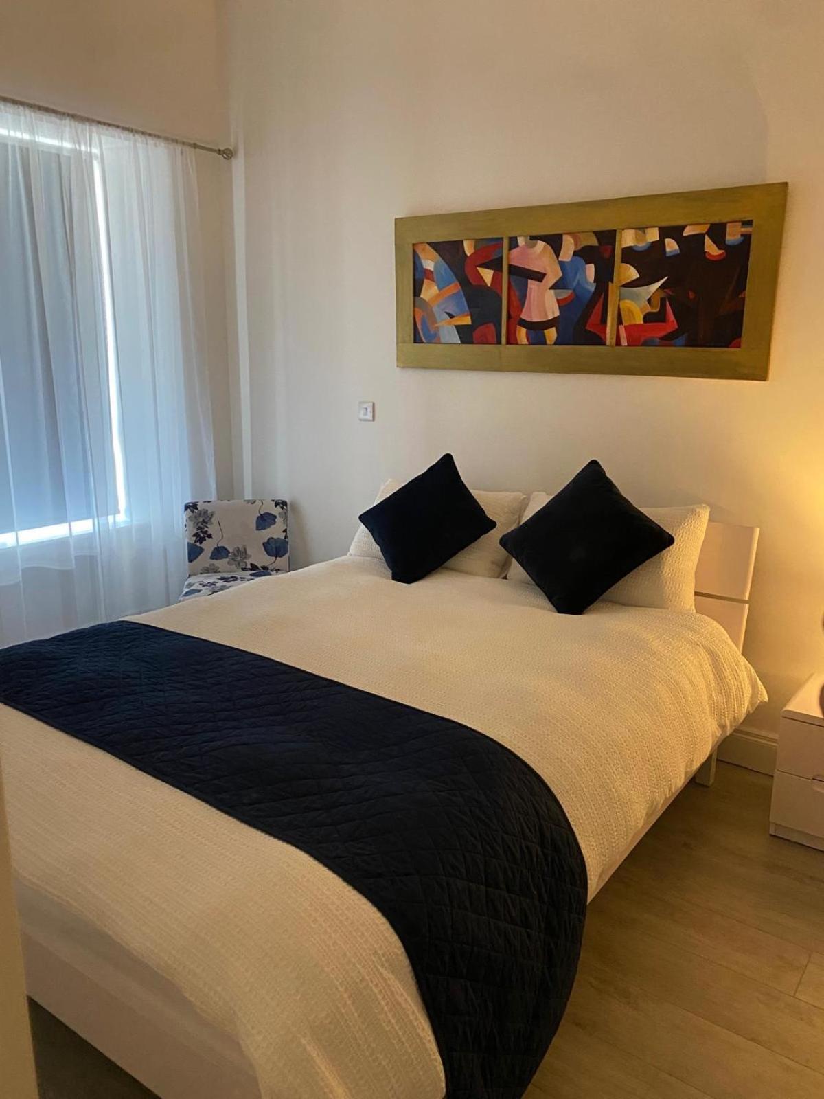 Gate Hotel *